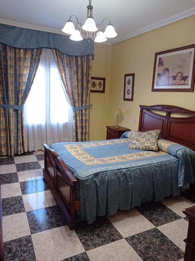 Apartamento Turistico Antigua Universidad Almagro Exteriör bild