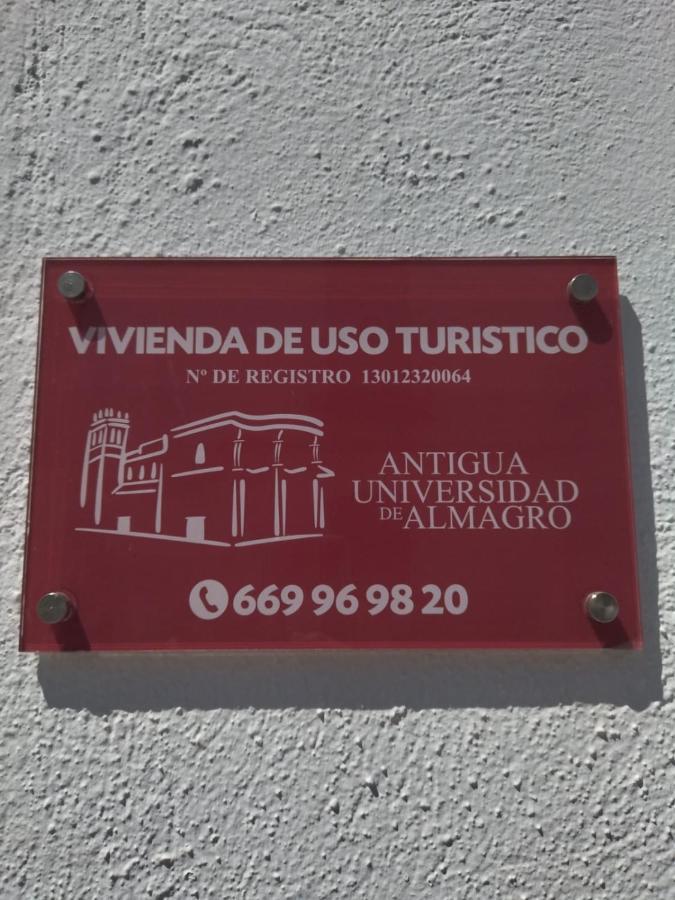 Apartamento Turistico Antigua Universidad Almagro Exteriör bild