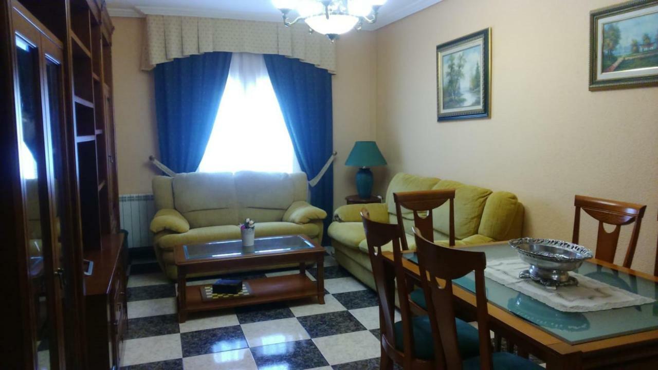 Apartamento Turistico Antigua Universidad Almagro Exteriör bild